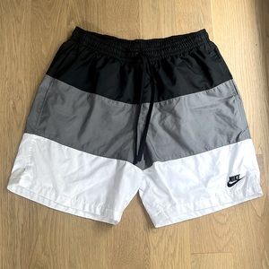Men’s Nike drawstring swim shorts; fully lined(see pic); size Large